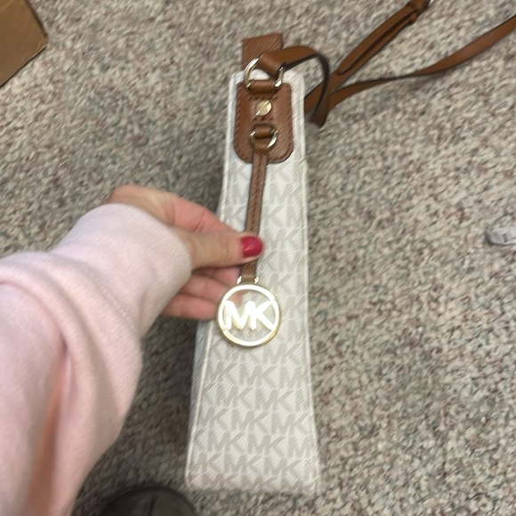 Michael kors logo print crossbody purse - Picture 9 of 11